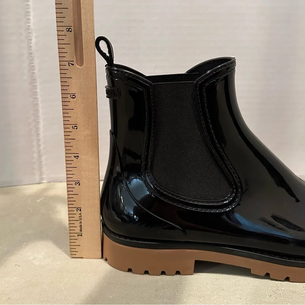 Vince Risa Gum Chelsea Boot Rainboot Glossy Black Slip On Women’s 10